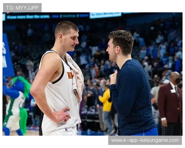 东契奇29+11+10：送约基奇式妙传 被犯规后随手一扔超远命中，东契奇亲签